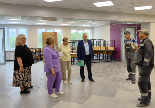 Андрей Зыков посетил с рабочим визитом Ягодное и поздравил ягоднинцев с юбилеем посёлка