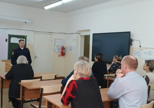 В рамках акции «Стоп: мошенник!» колымские полицейские разъясняют гражданам как не попасть на уловки злоумышленников