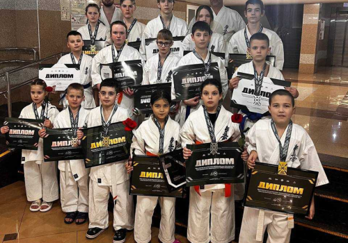 Колымские каратисты достойно представили регион на межрегиональных соревнованиях в Хабаровске